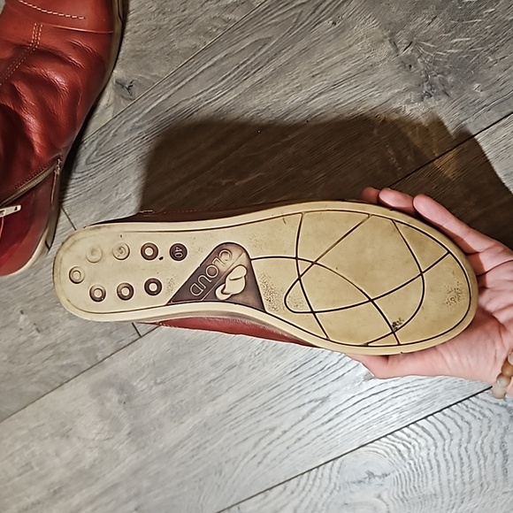 2/$20- Cloud Leather Red Brick Ankle Boots - Sz 9 - Picture 6 of 6